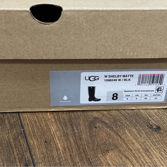 UGG SHELBY TALL BOOTS - Picture 4 of 4